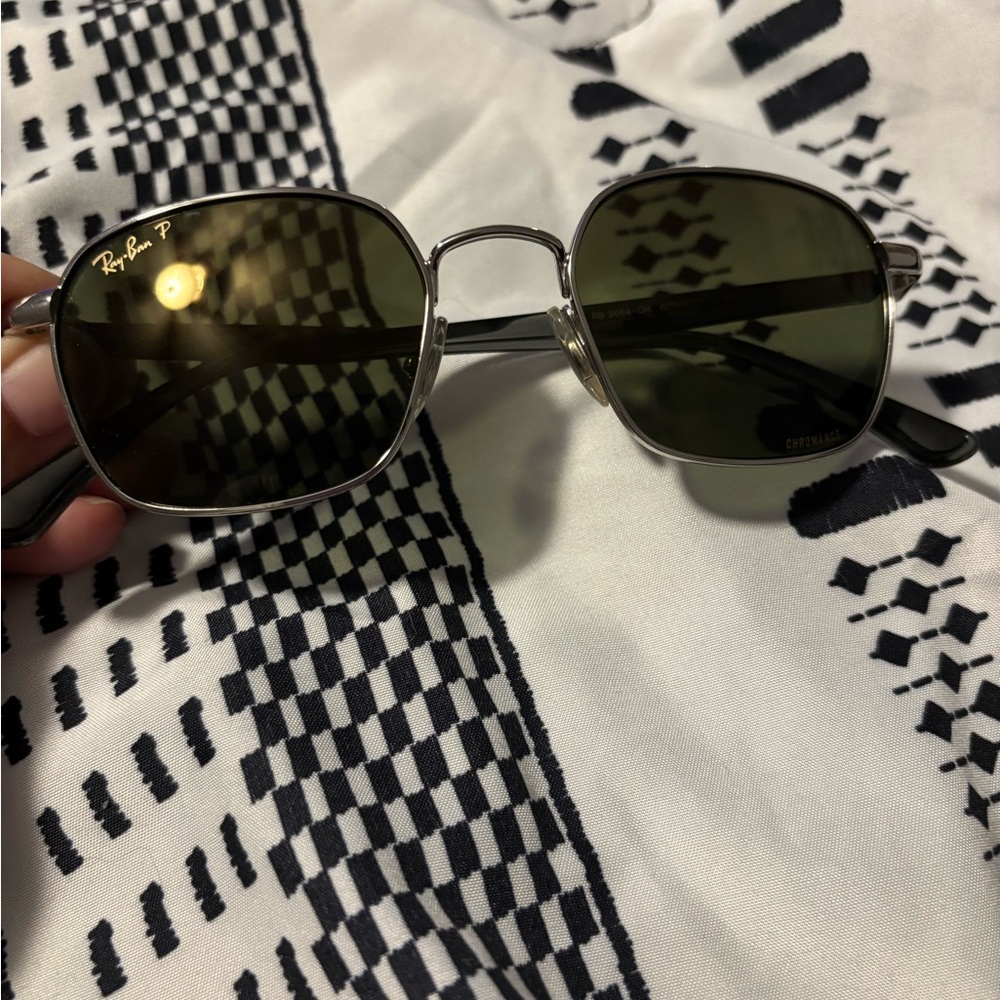 Ray-Ban Silver Frame Sunglasses with Black Lenses